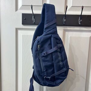 Patagonia Atom Sling 8L Navy Blue